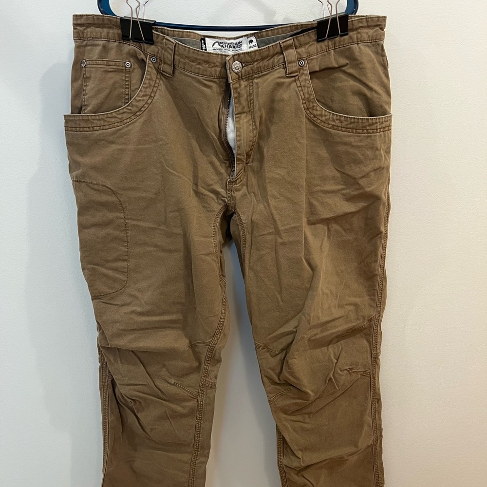 Mountain Khaki Camber 106 pants
